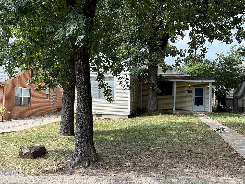 6404 Longwood Rd