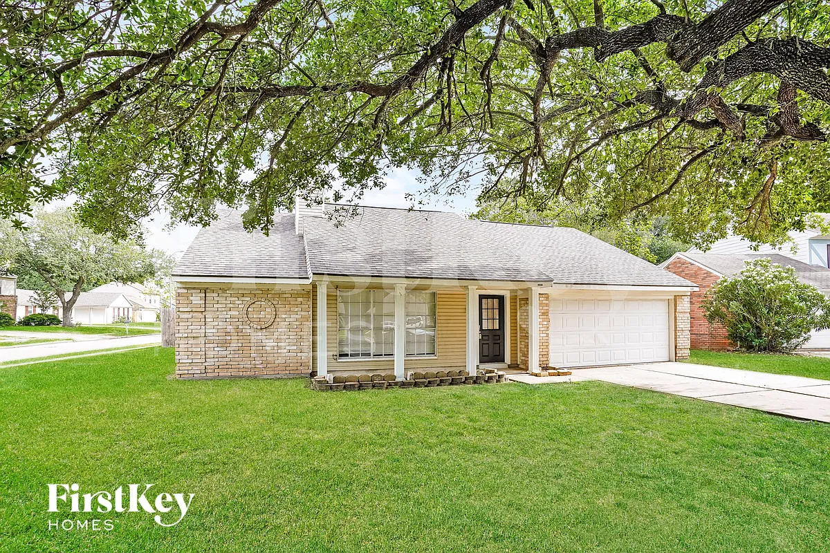 Building Photo - 17914 Holly Forest Dr