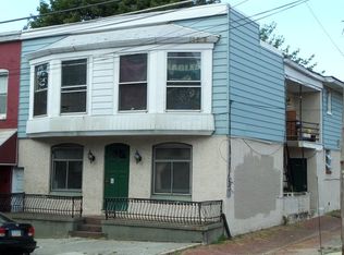 911 Elm St APT 2, Reading, PA 19601