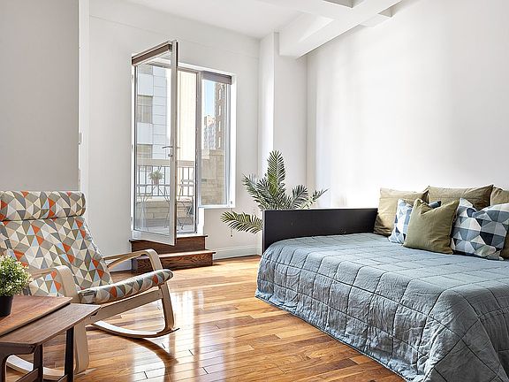 3rd image of 88 Greenwich St APT 919