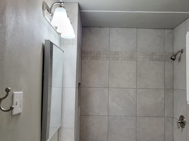 340 S 6th St — Photo 18