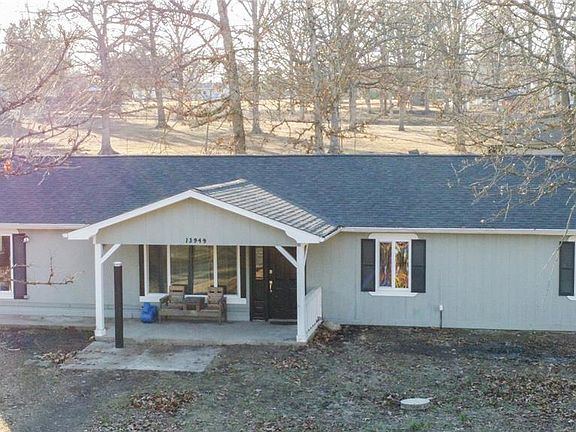 2nd image of 13949 Compton Rd