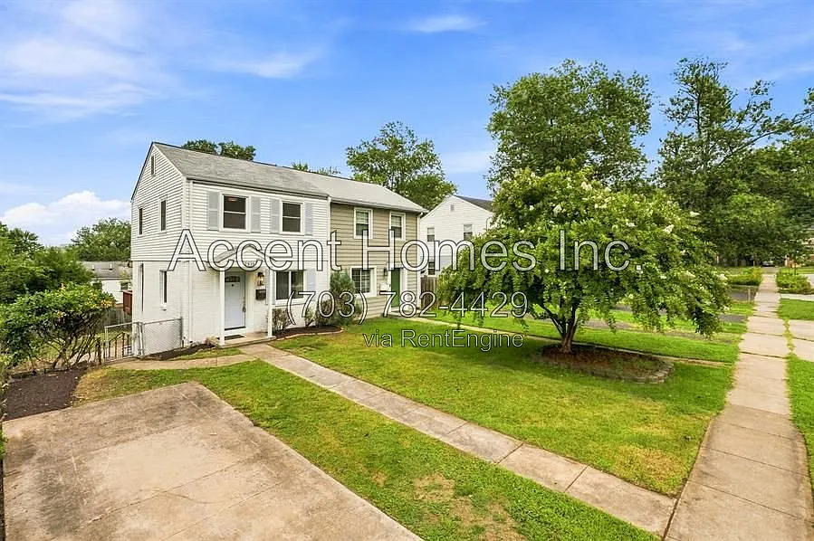 2310 Riverview Ter