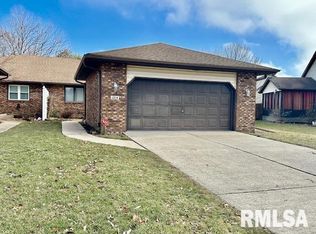 1714 Devonwood Dr, Springfield, IL 62704