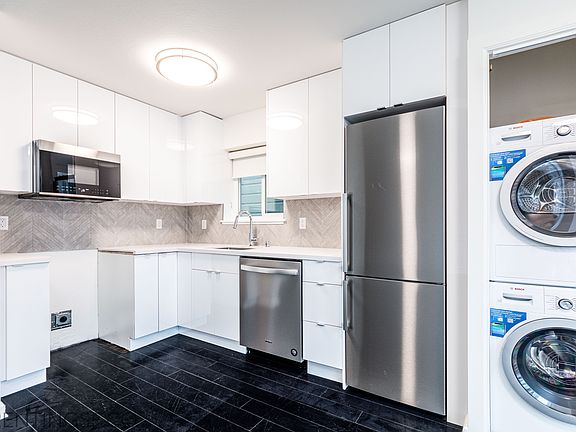 2nd image of 2635 Fillmore St APT 201
