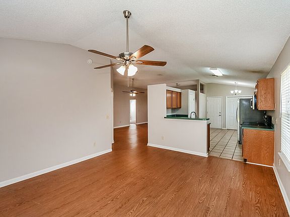 4th image of 4543 Mountain Brook Ln W