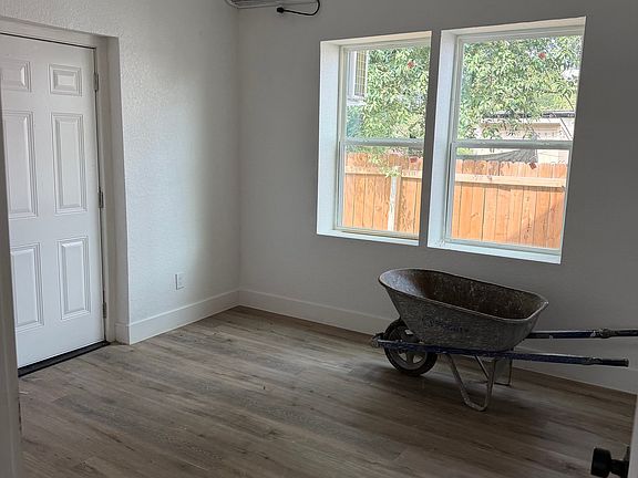 2nd image of 403 S Calaveras St