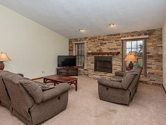 3rd image of 5065 Smith Dr
