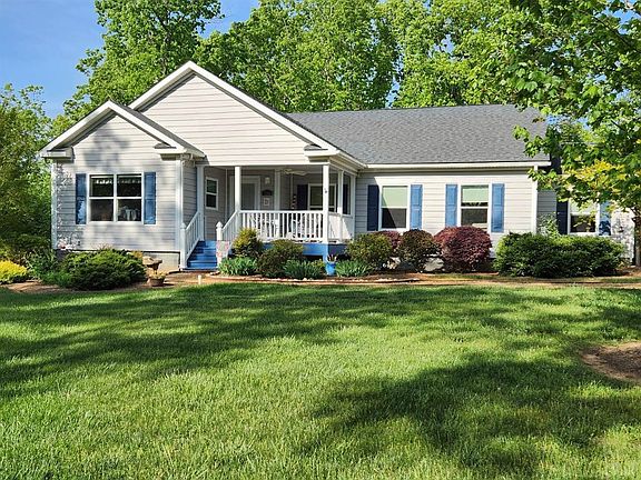 3rd image of 124 Willis Dr