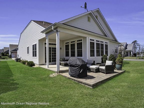 3rd image of 52 Eagleswood Dr
