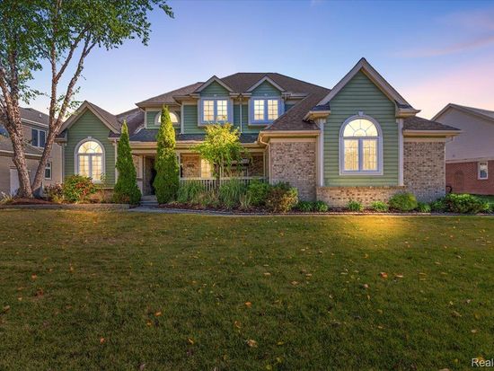 19895 Pine Cone Dr, Macomb, MI 48042
