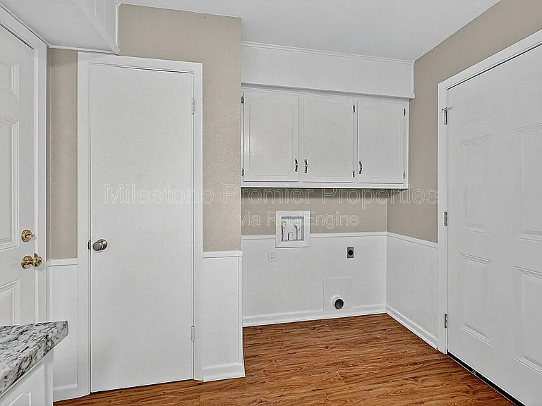 105 E Ford St — Photo 9
