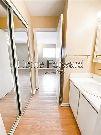562 Woodland Ave #10 — Photo 9