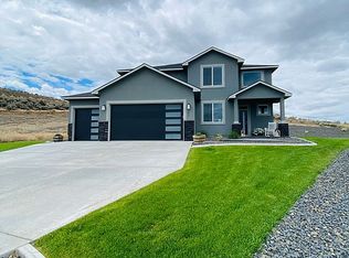 1111 Chinook Dr, Richland, WA 99352