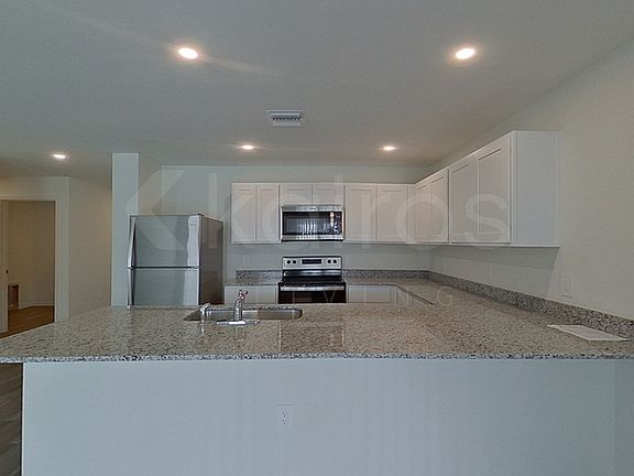 5th image of 412 NE 24th Terrace