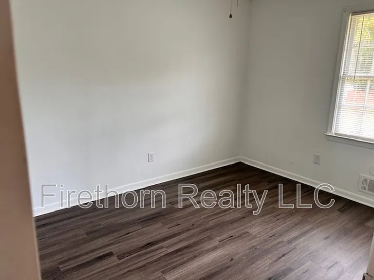 2418 Sumac Dr — Photo 11