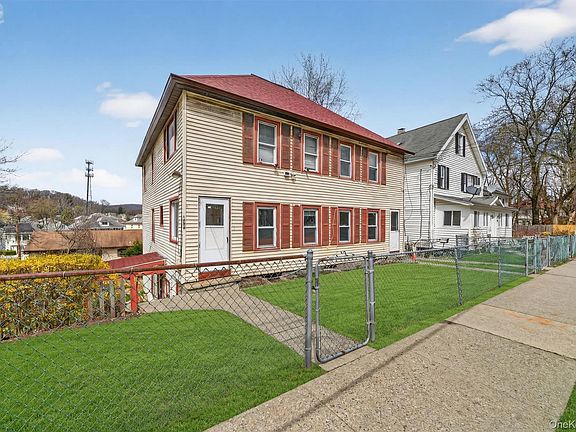 3rd image of 664-666 N Division Street