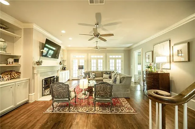 4 bed, 3.5 bath, 3719 sqft, $4,750 — Photo 4
