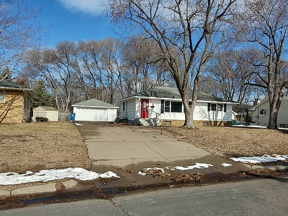 3rd image of 6329 Halifax Dr