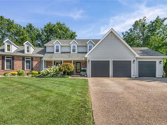 3rd image of 1501 E Sleepy Hollow Dr