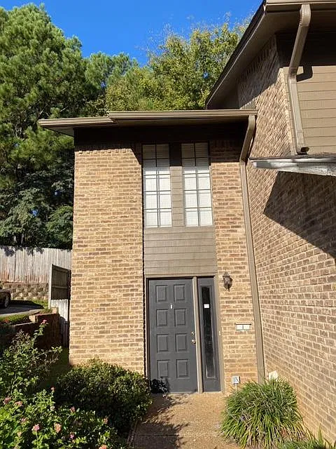 1 Stonecreek Dr
