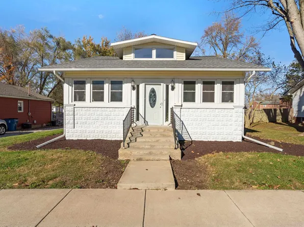 140 W Howard St, Galveston, IN 46932