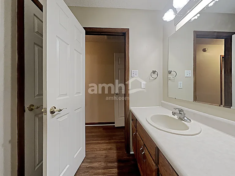 2303 Sir Edward Ln — Photo 18
