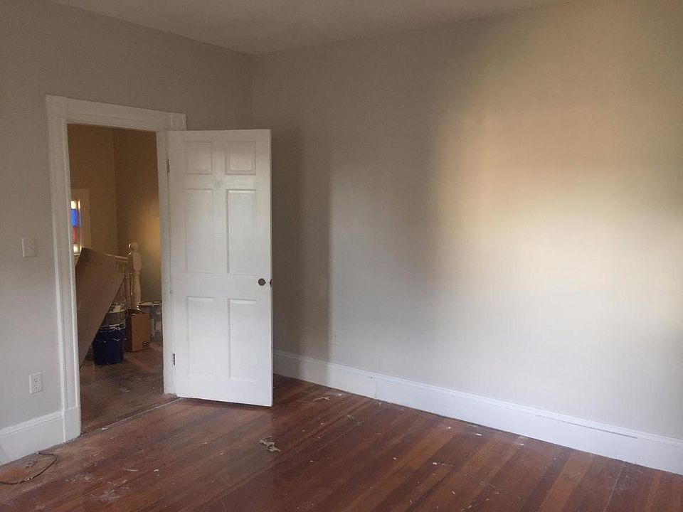 2nd image of 24 Brackett St
