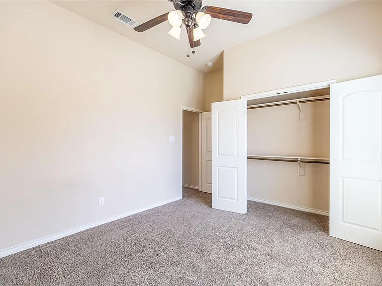 637 Peach Ln — Photo 20