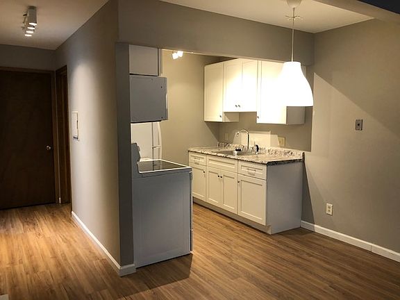 3rd image of 201 N Chicago Ave #3