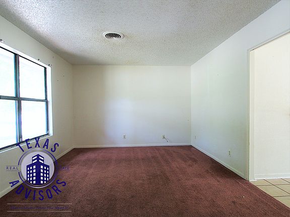 3rd image of 1518 Meadow Dr