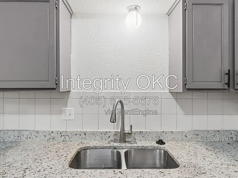 8514 Candlewood Dr — Photo 37