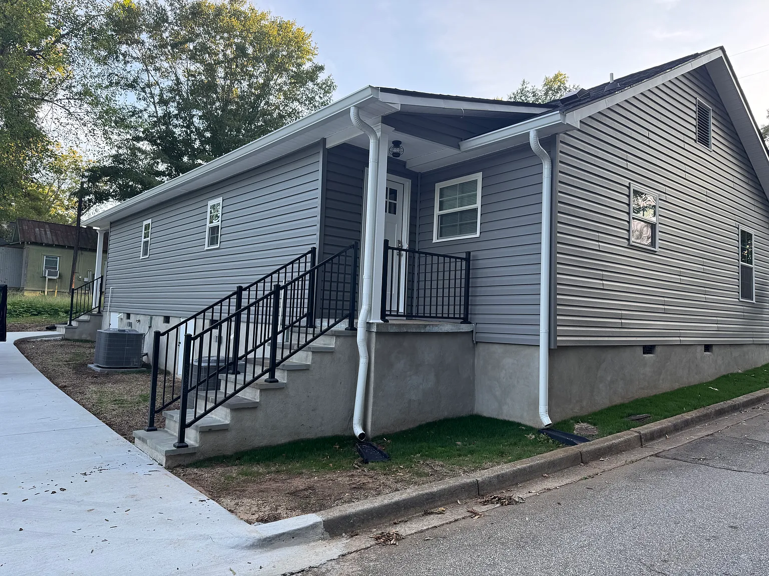 2 bed, 900 sqft, $1,275 — Photo 3