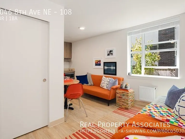4046 8th Ave NE #108 — Photo 2