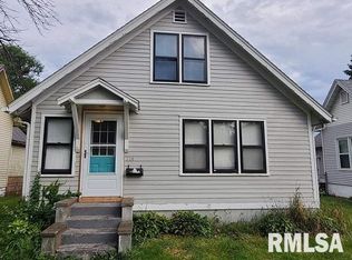 714 N 3rd St, Clinton, IA 52732