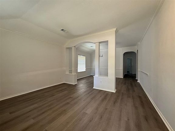 3rd image of 16910 Pheasant Ridge Dr
