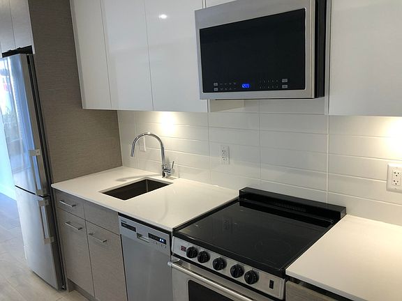 3rd image of 45510 Market Way #112