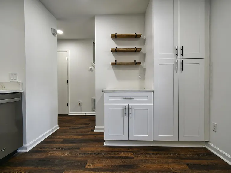 1606 Queen Anne Ct — Photo 6