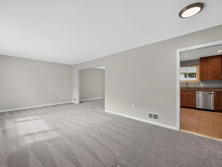 4898 Wheatstone Dr — Photo 3