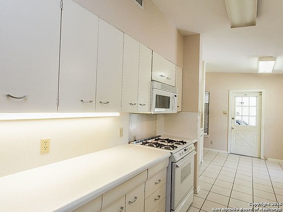 4th image of 214 Springwood Ln
