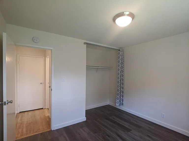 Vanguard Apartments — Photo 38