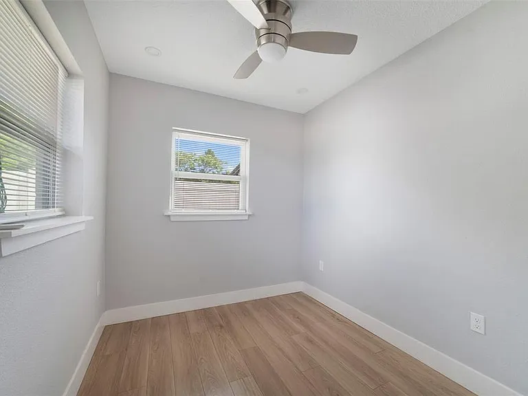 4521 Edgewater Dr #1 — Photo 13