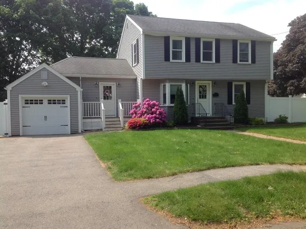 17 Country Dr, Beverly, MA 01915