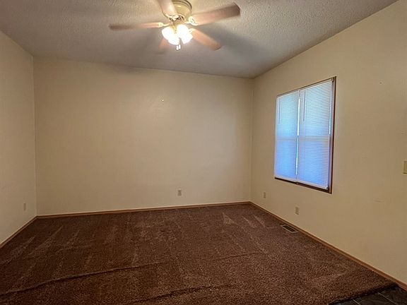 2nd image of 902 Park St