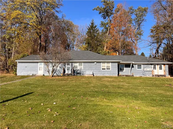 2363 W Genesee Rd, Baldwinsville, NY 13027