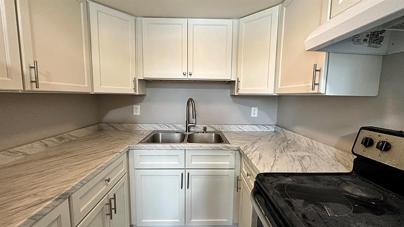 1st image of 143 SE 6th Ave