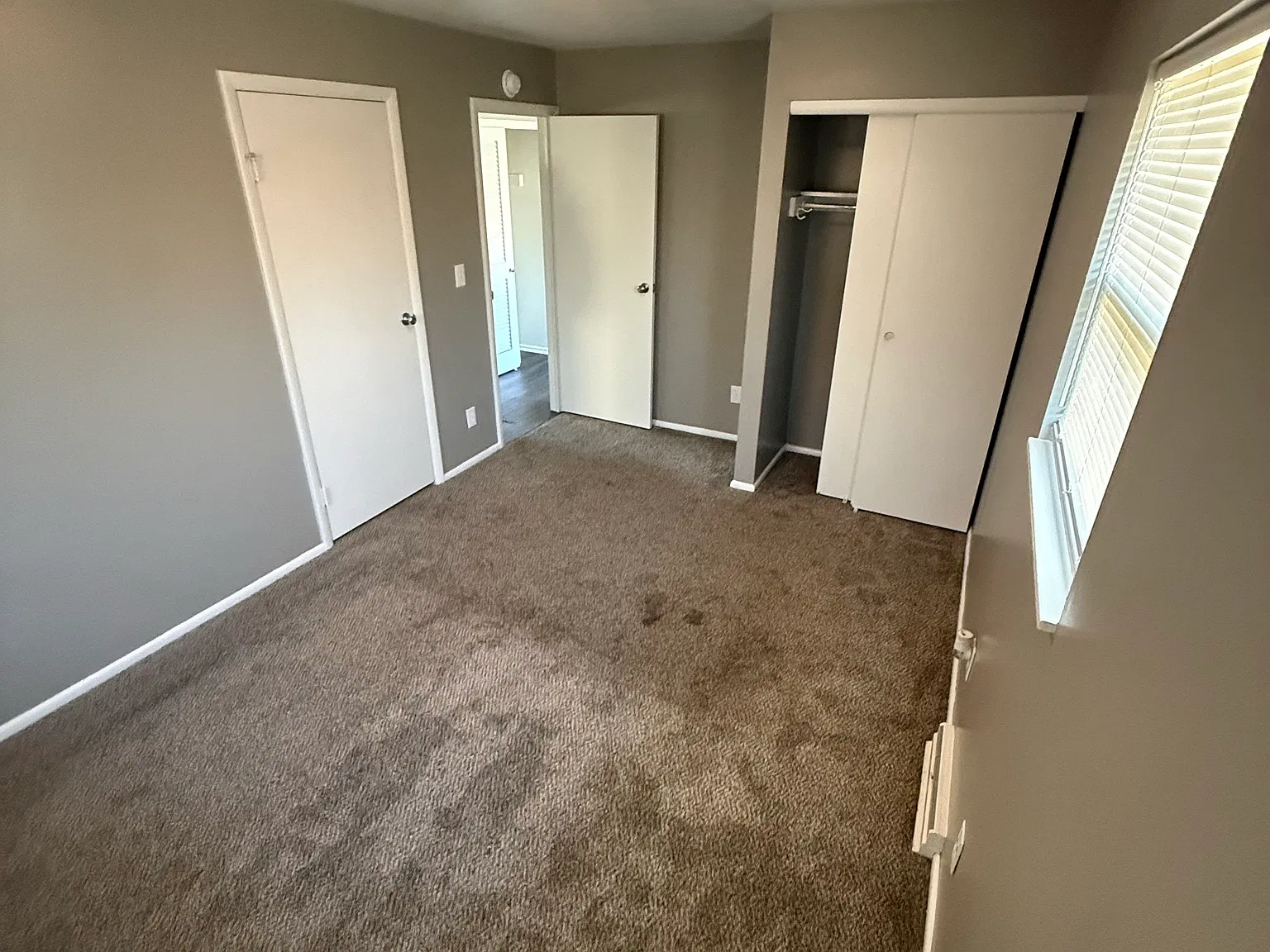 2 bed, 824 sqft, $1,200 — Photo 2