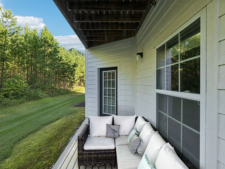 The Evergreen - 2 Bed / 1 Bath - 1,089-1,105 Sq.Ft.