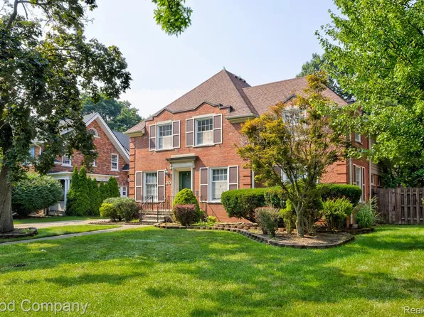 20 Oxford Blvd, Pleasant Ridge, MI 48069