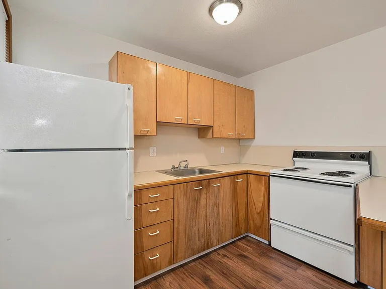 Abbottsford Apartments — Photo 61